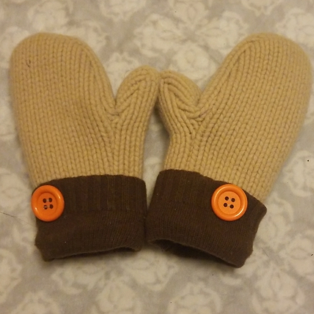 Hand made mittens 100% wool